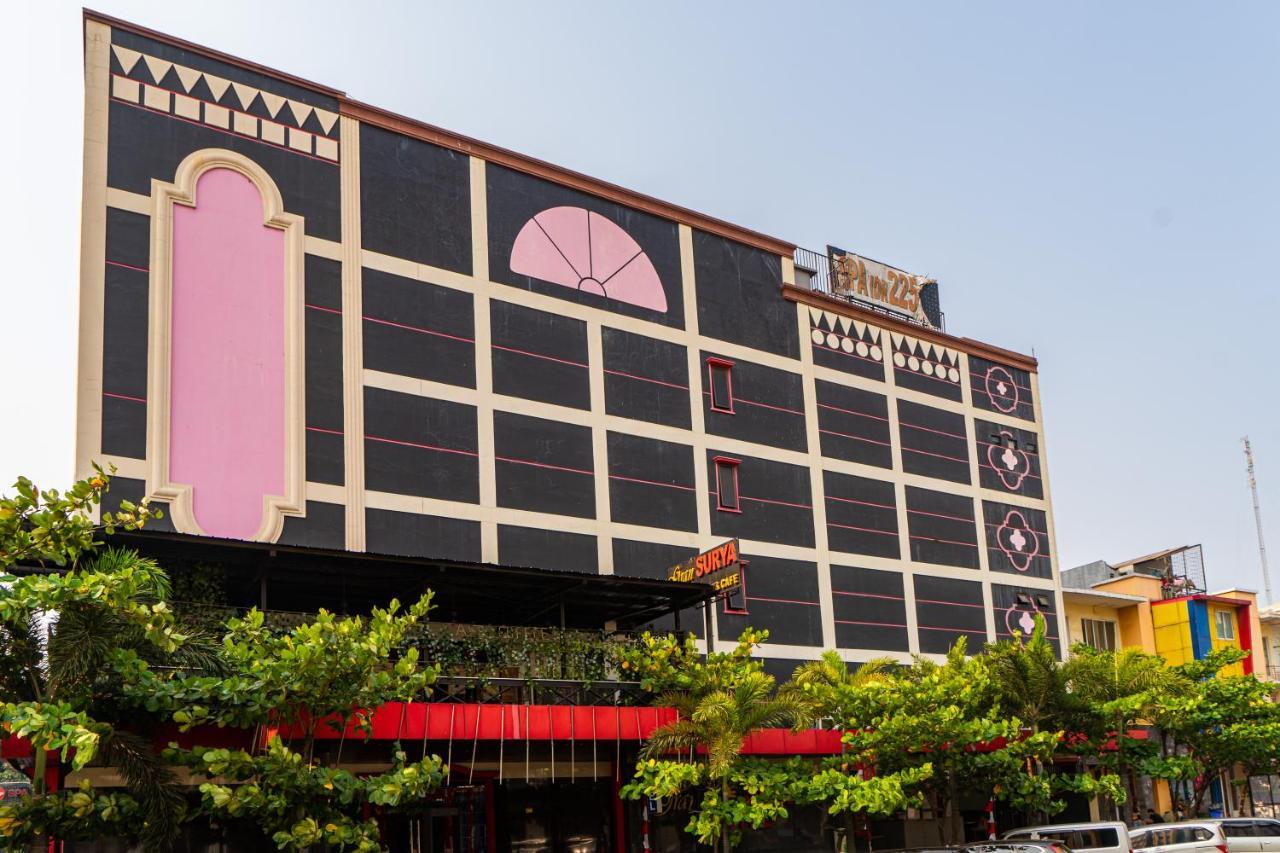 Reddoorz Plus Near Chadstone Mall Бекаси Экстерьер фото