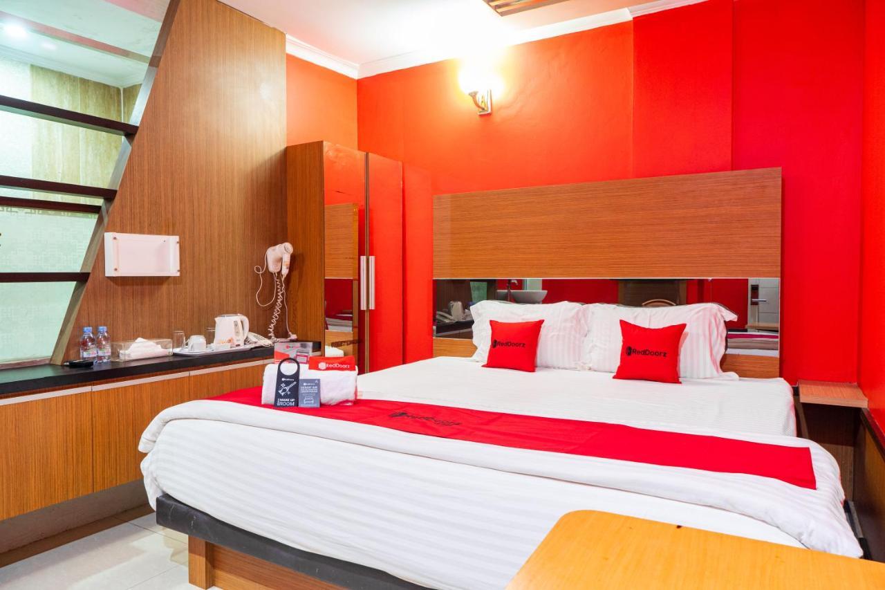 Reddoorz Plus Near Chadstone Mall Бекаси Экстерьер фото